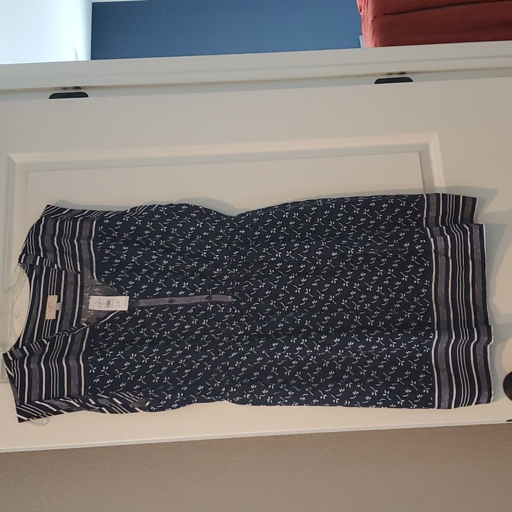 Sleeveless dress